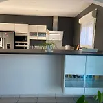Entiere De 4-6 Personnes Avec Piscine *