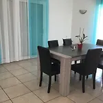 Apartment Entiere De 4-6 Personnes Avec Piscine