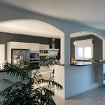 Entiere De 4-6 Personnes Avec Piscine