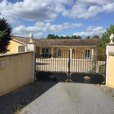 Maison Entière De 4-5 Pers Avec Piscine Le Pizou