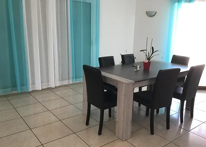 Appartement Maison Entière De 4-5 Pers Avec Piscine