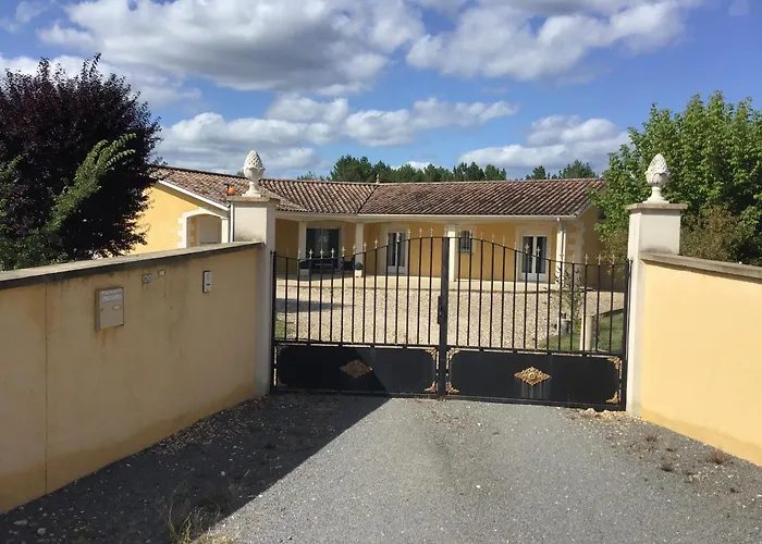 Maison Entière De 4-5 Pers Avec Piscine Le Pizou